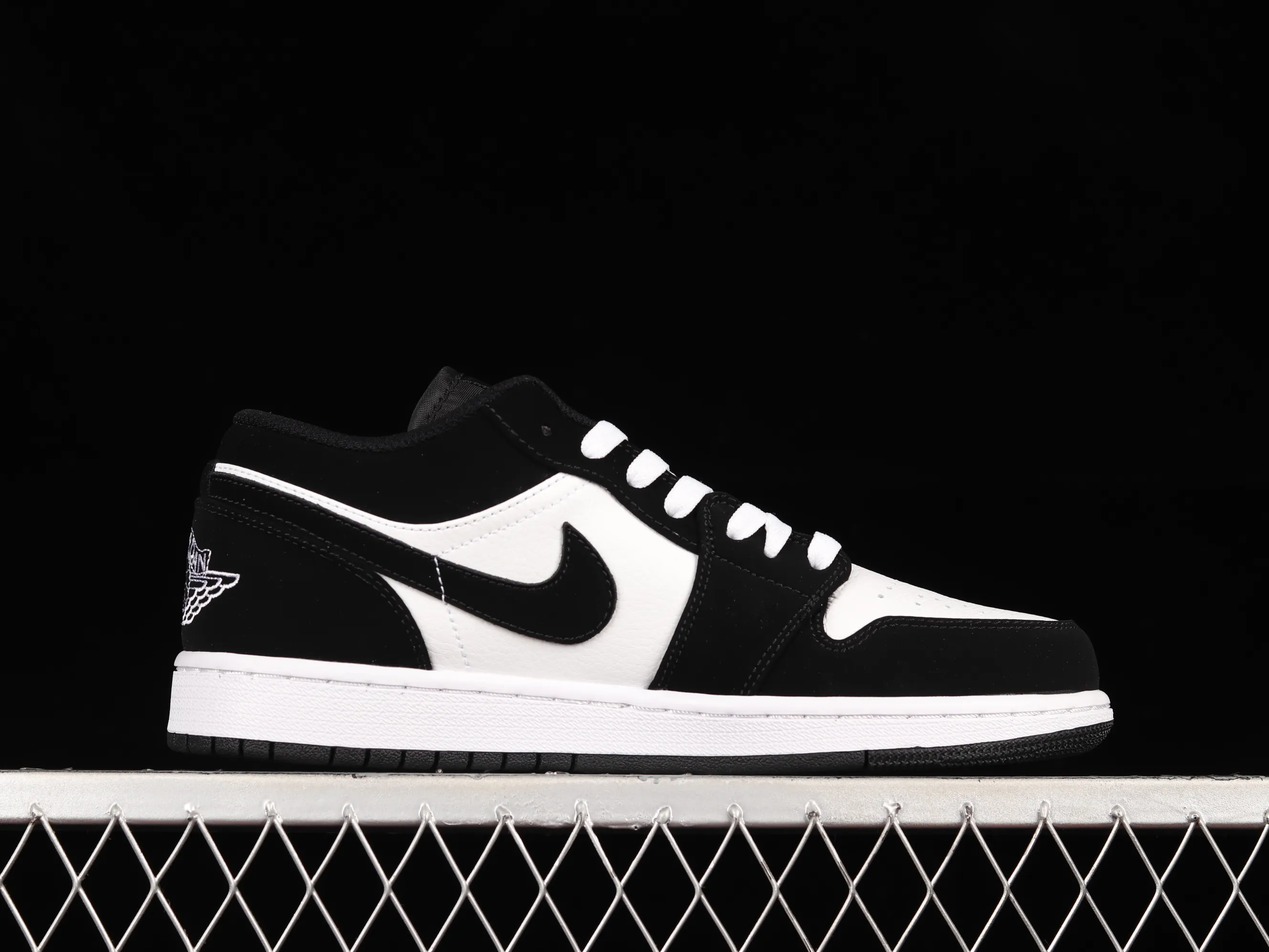 All Categories Air Jordan Jordan Series Basketball Shoes Air Jordan 1 Low Air Jordan 1 Low AJ1 Joe 1 Black and White Panda Sports Culture Basketball Shoes DC1391-100